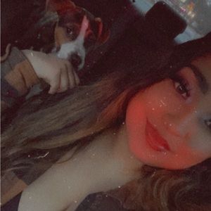 Meet your Posher, Sheyla